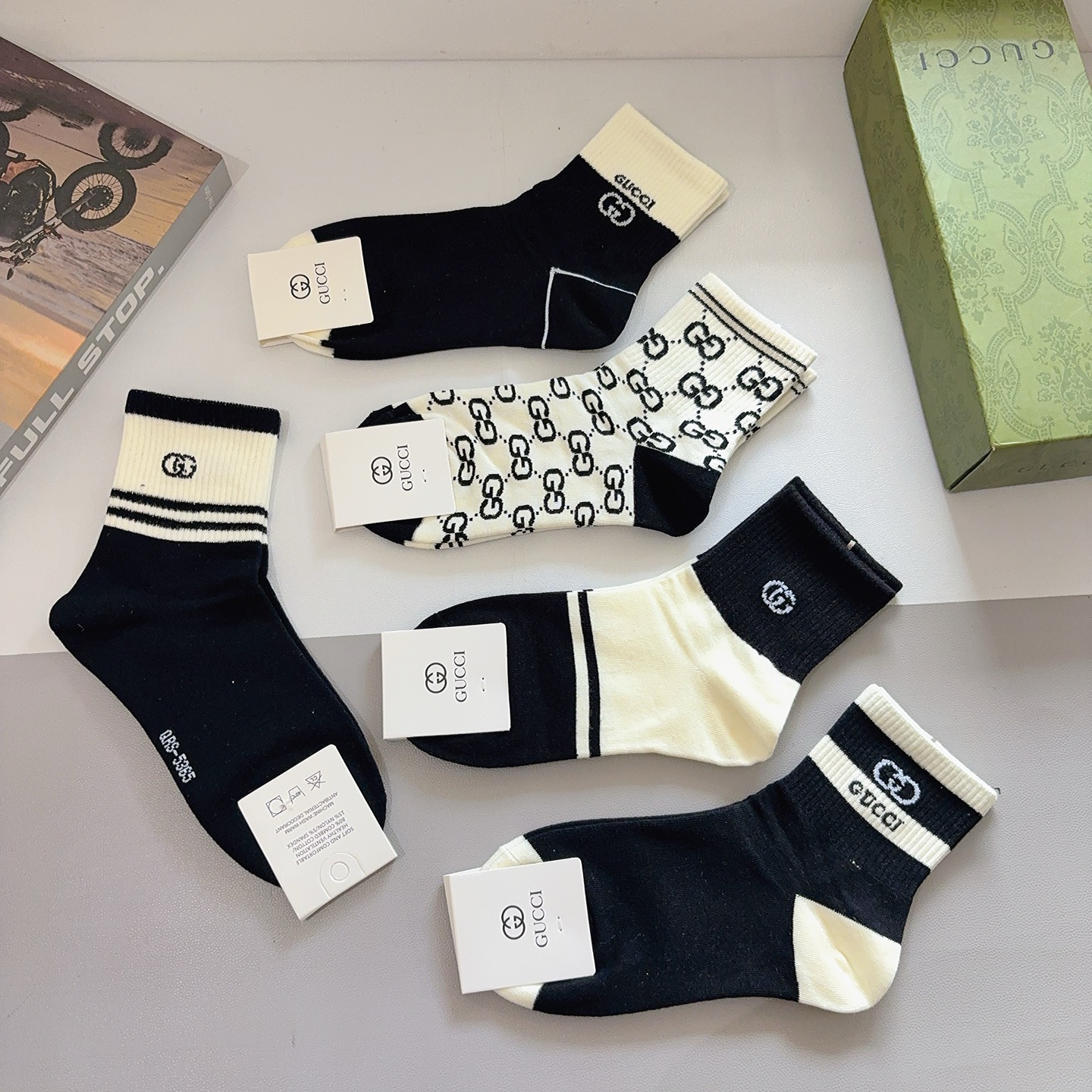 配包装（一盒5双）GUCCI 古奇 新款早秋中筒袜子！纯棉面料，经典图案，专柜同步中短筒袜子，大牌出街，