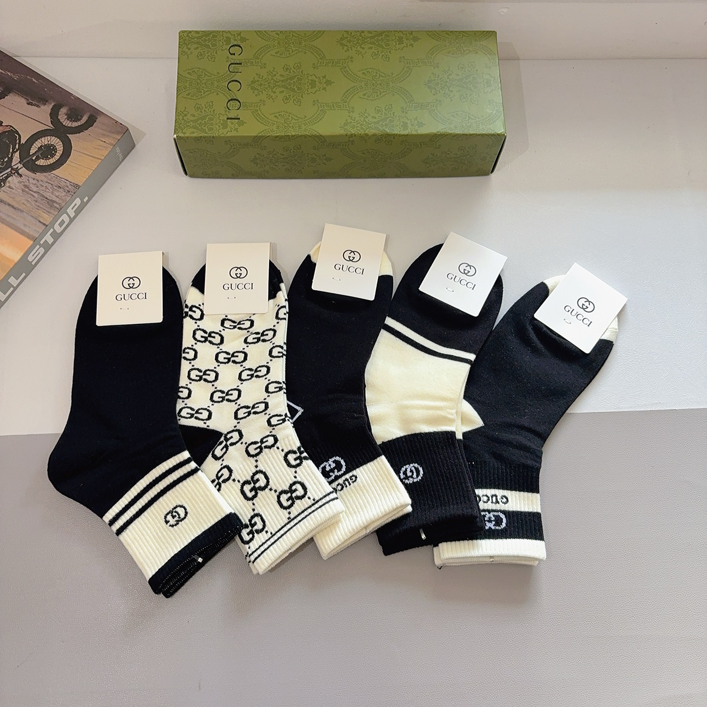 配包装（一盒5双）GUCCI 古奇 新款早秋中筒袜子！纯棉面料，经典图案，专柜同步中短筒袜子，大牌出街，