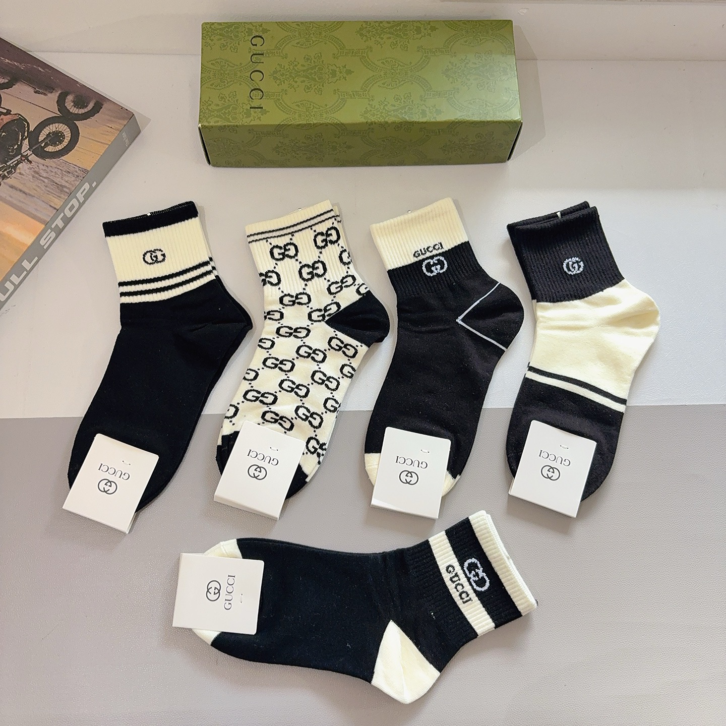 配包装（一盒5双）GUCCI 古奇 新款早秋中筒袜子！纯棉面料，经典图案，专柜同步中短筒袜子，大牌出街，