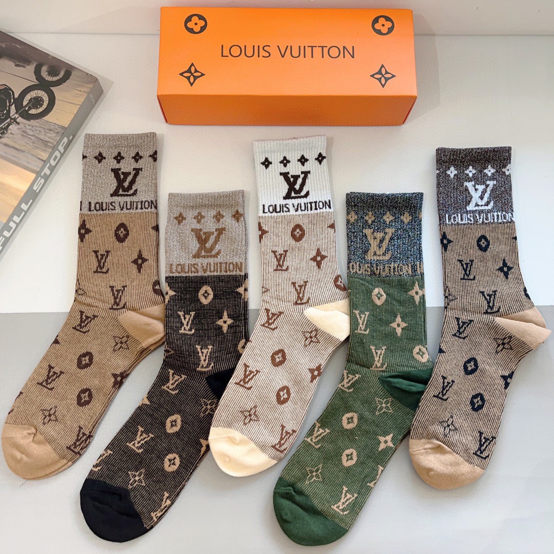 配包装（一盒5双） 🌟 LV 路易威登 超火长筒袜子，潮人必备 爆款，经典字母logo长筒袜，个性时尚百