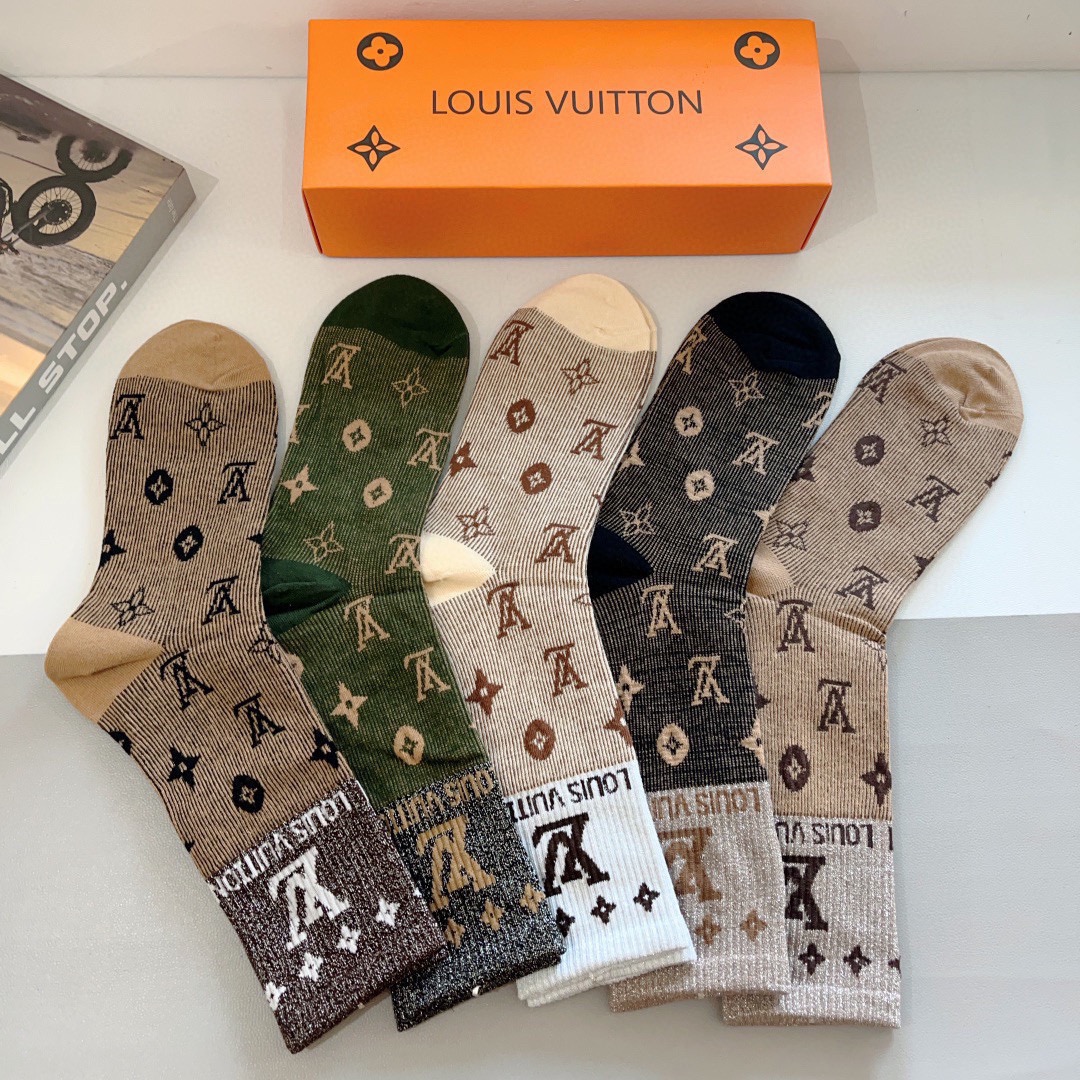 配包装（一盒5双） 🌟 LV 路易威登 超火长筒袜子，潮人必备 爆款，经典字母logo长筒袜，个性时尚百