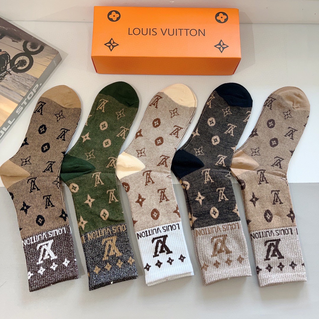 配包装（一盒5双） 🌟 LV 路易威登 超火长筒袜子，潮人必备 爆款，经典字母logo长筒袜，个性时尚百