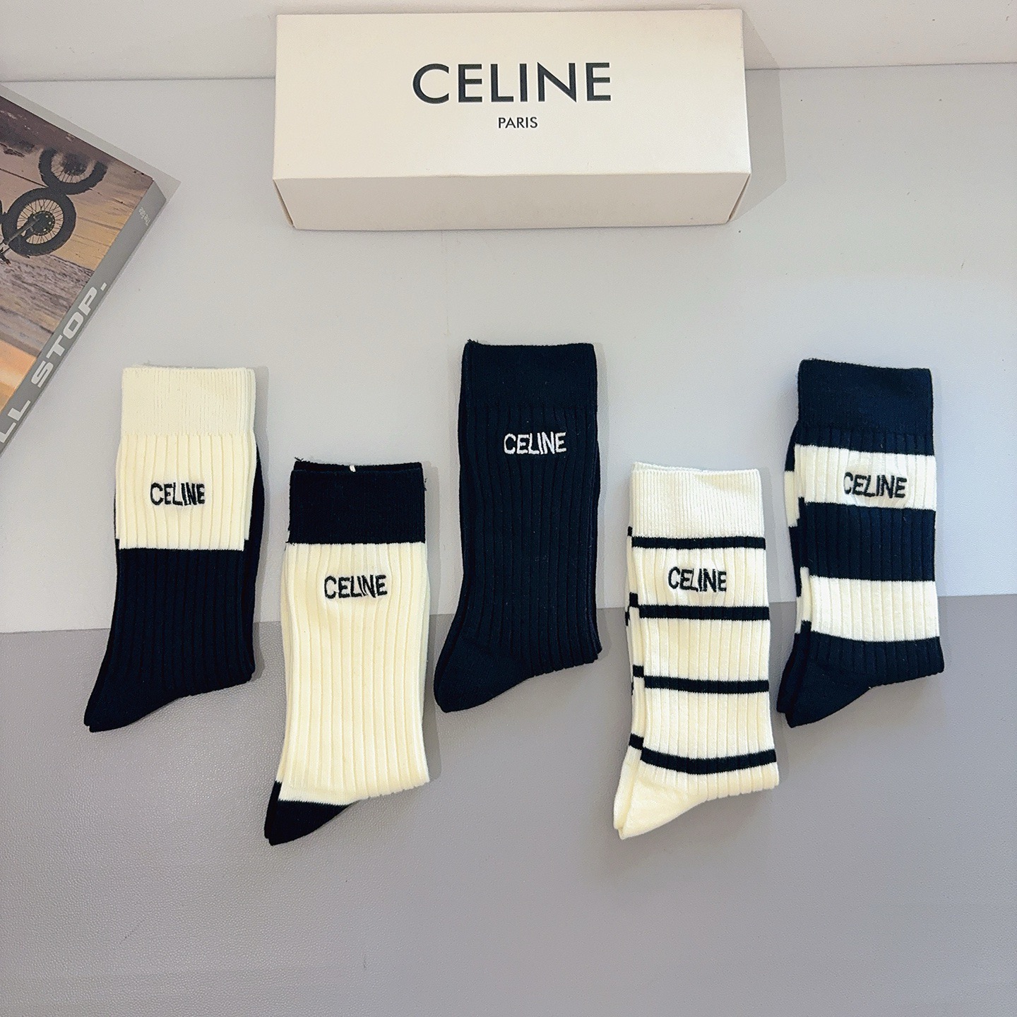 配包装【一盒5双】CELINE （赛琳）高版双针刺绣长筒小腿袜🔥潮人必不可少的时尚专柜代购长筒袜子 ，超