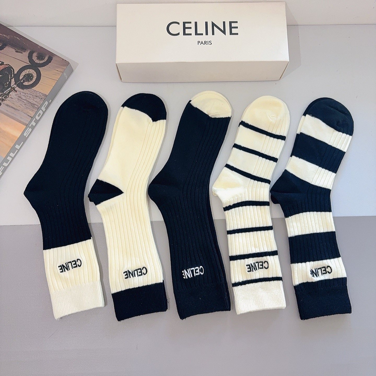 配包装【一盒5双】CELINE （赛琳）高版双针刺绣长筒小腿袜🔥潮人必不可少的时尚专柜代购长筒袜子 ，超