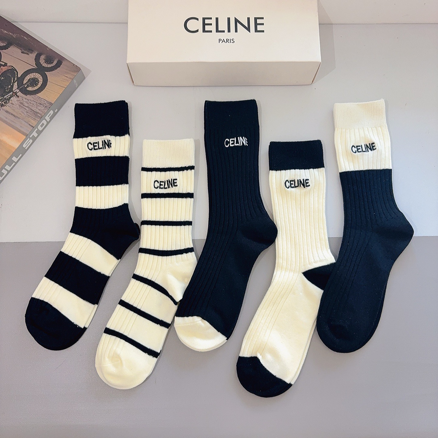 配包装【一盒5双】CELINE （赛琳）高版双针刺绣长筒小腿袜🔥潮人必不可少的时尚专柜代购长筒袜子 ，超