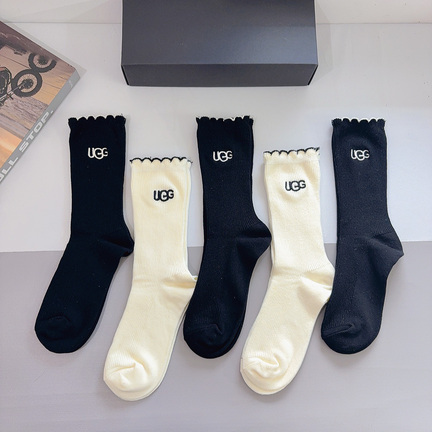 配包装【一盒5双】UGG 高版本潮牌羊绒刺绣长筒袜子🔥潮人必不可少的时尚专柜代购长筒袜子 ，超好搭配