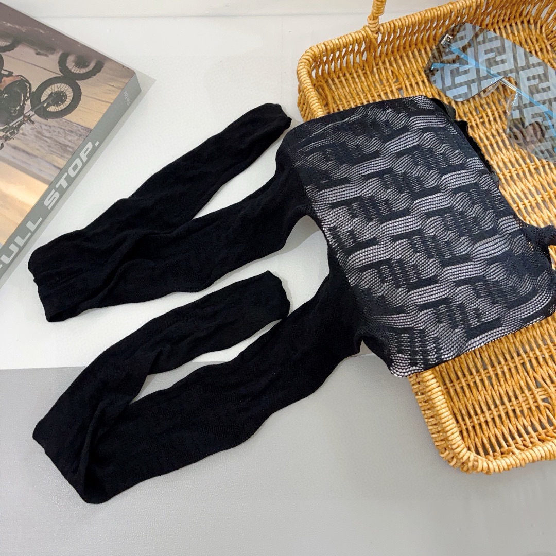 配包装（一盒1双）FENDI 芬迪 爆款双F字母网袜 连裤袜🌟好看到爆炸 ，欧美大牌丝袜🔥🌟潮人秋冬必备