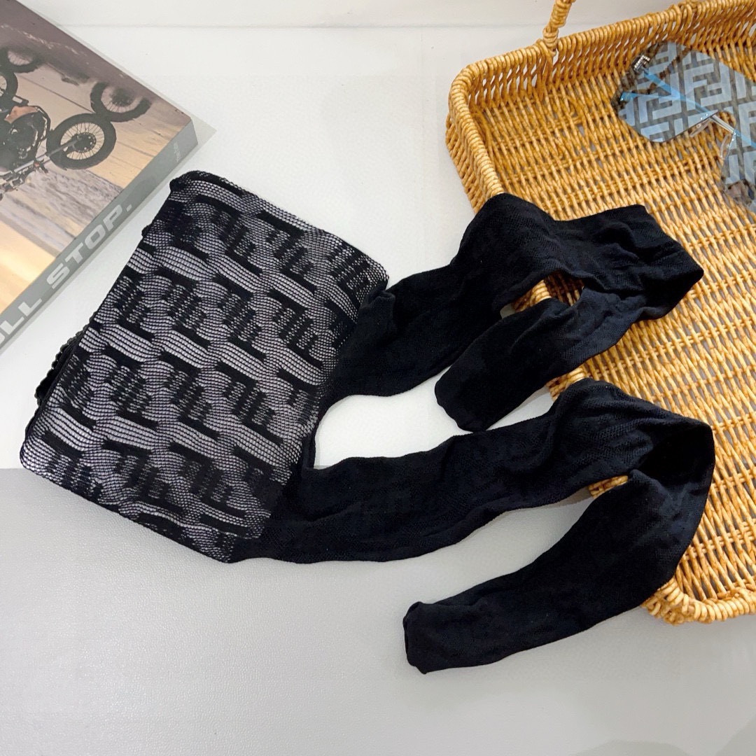 配包装（一盒1双）FENDI 芬迪 爆款双F字母网袜 连裤袜🌟好看到爆炸 ，欧美大牌丝袜🔥🌟潮人秋冬必备
