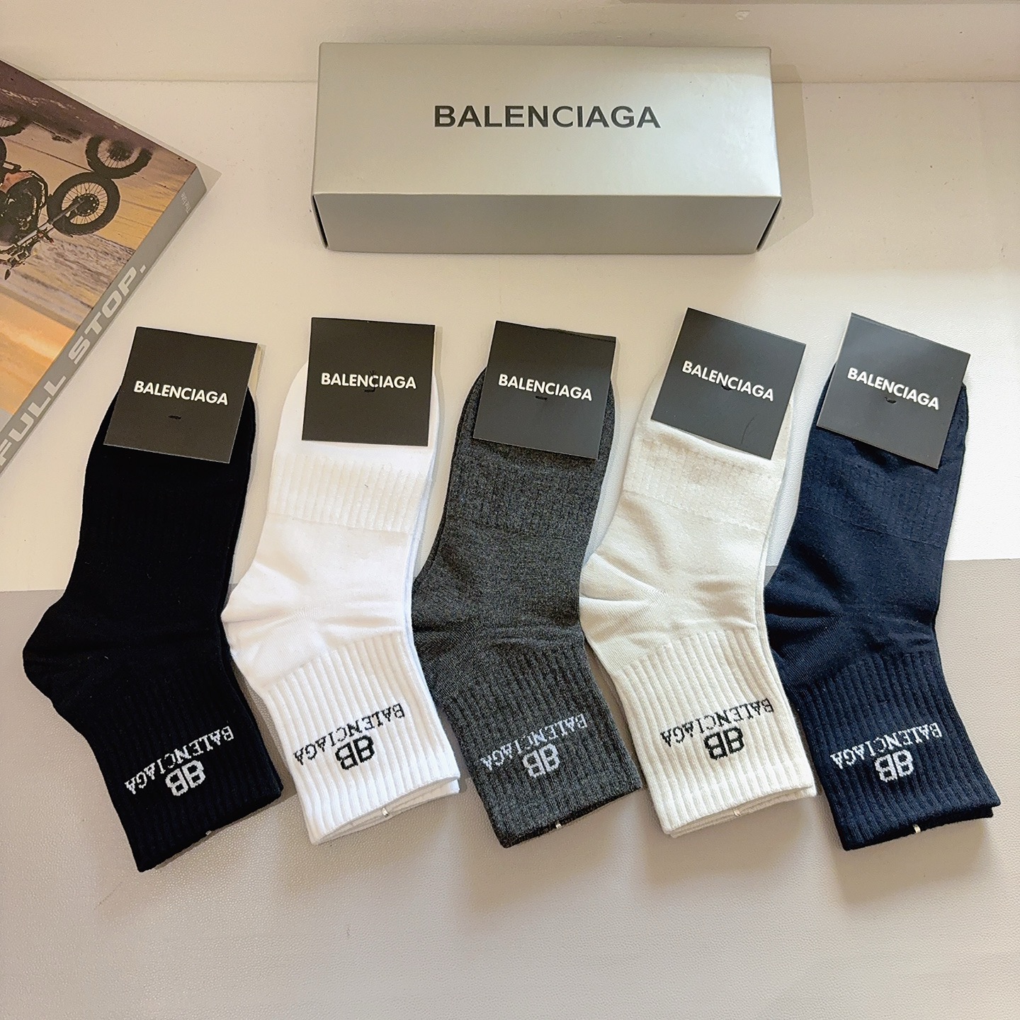 配包装【一盒5双】BALENCIAGA 巴黎世家 新款男士中筒袜子🔥潮人必不可少的时尚专柜代购袜子 ，超
