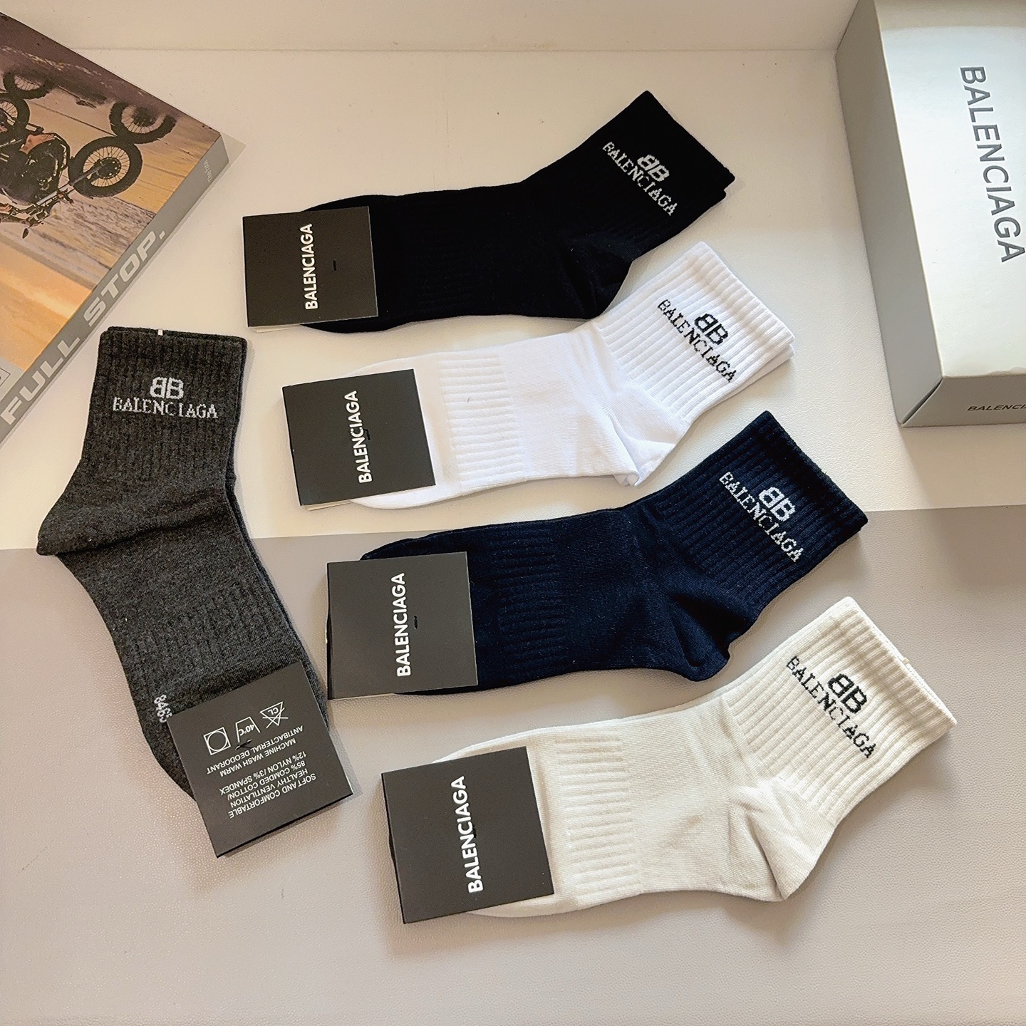 配包装【一盒5双】BALENCIAGA 巴黎世家 新款男士中筒袜子🔥潮人必不可少的时尚专柜代购袜子 ，超