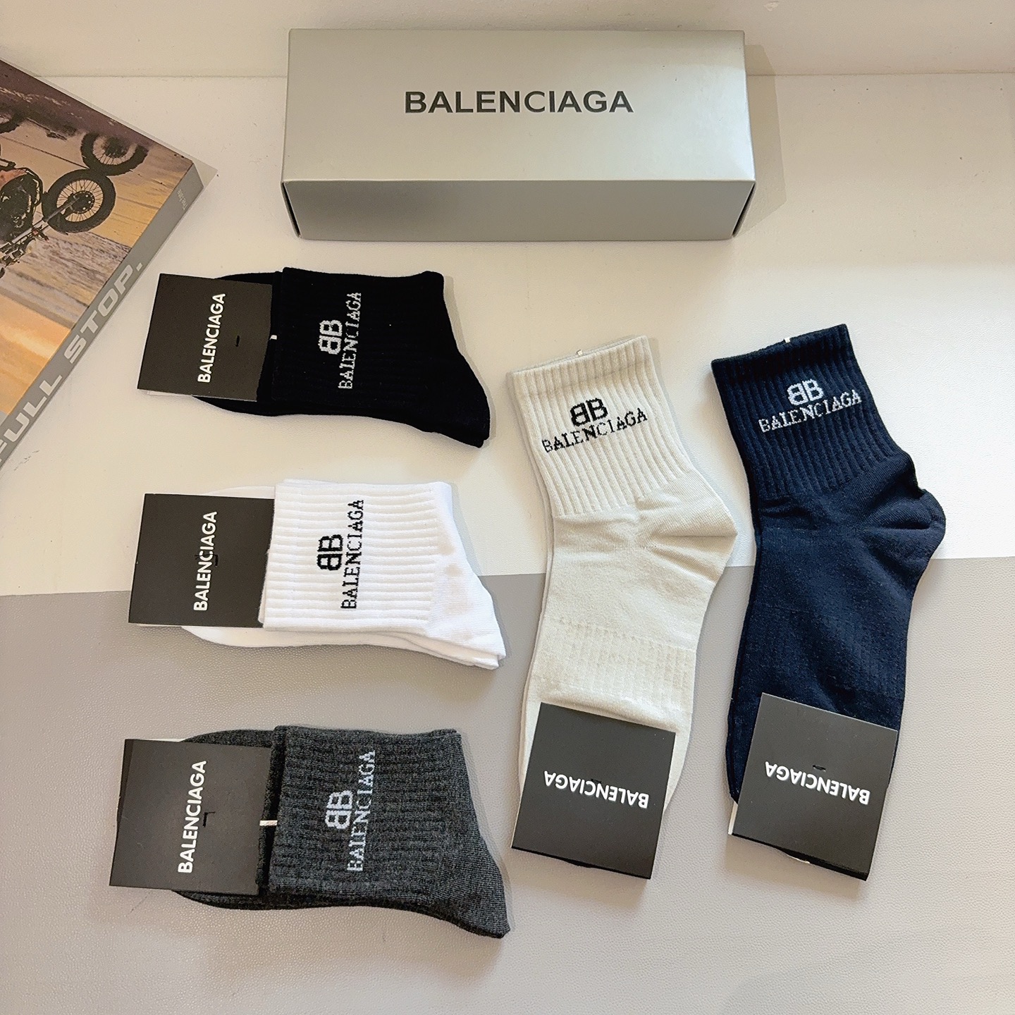 配包装【一盒5双】BALENCIAGA 巴黎世家 新款男士中筒袜子🔥潮人必不可少的时尚专柜代购袜子 ，超
