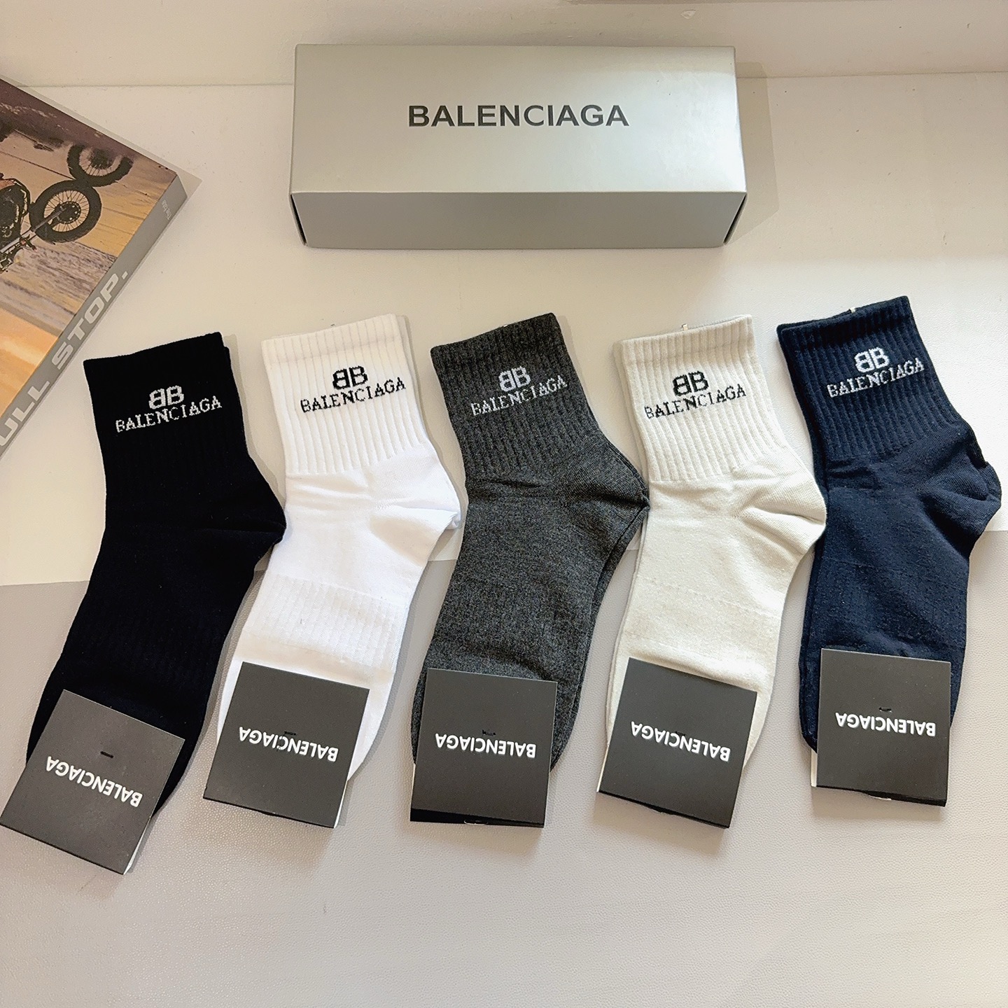 配包装【一盒5双】BALENCIAGA 巴黎世家 新款男士中筒袜子🔥潮人必不可少的时尚专柜代购袜子 ，超