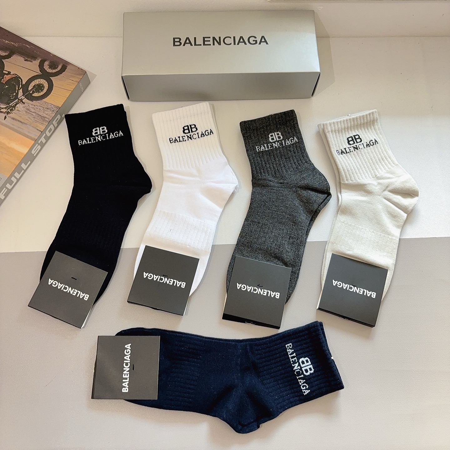 配包装【一盒5双】BALENCIAGA 巴黎世家 新款男士中筒袜子🔥潮人必不可少的时尚专柜代购袜子 ，超