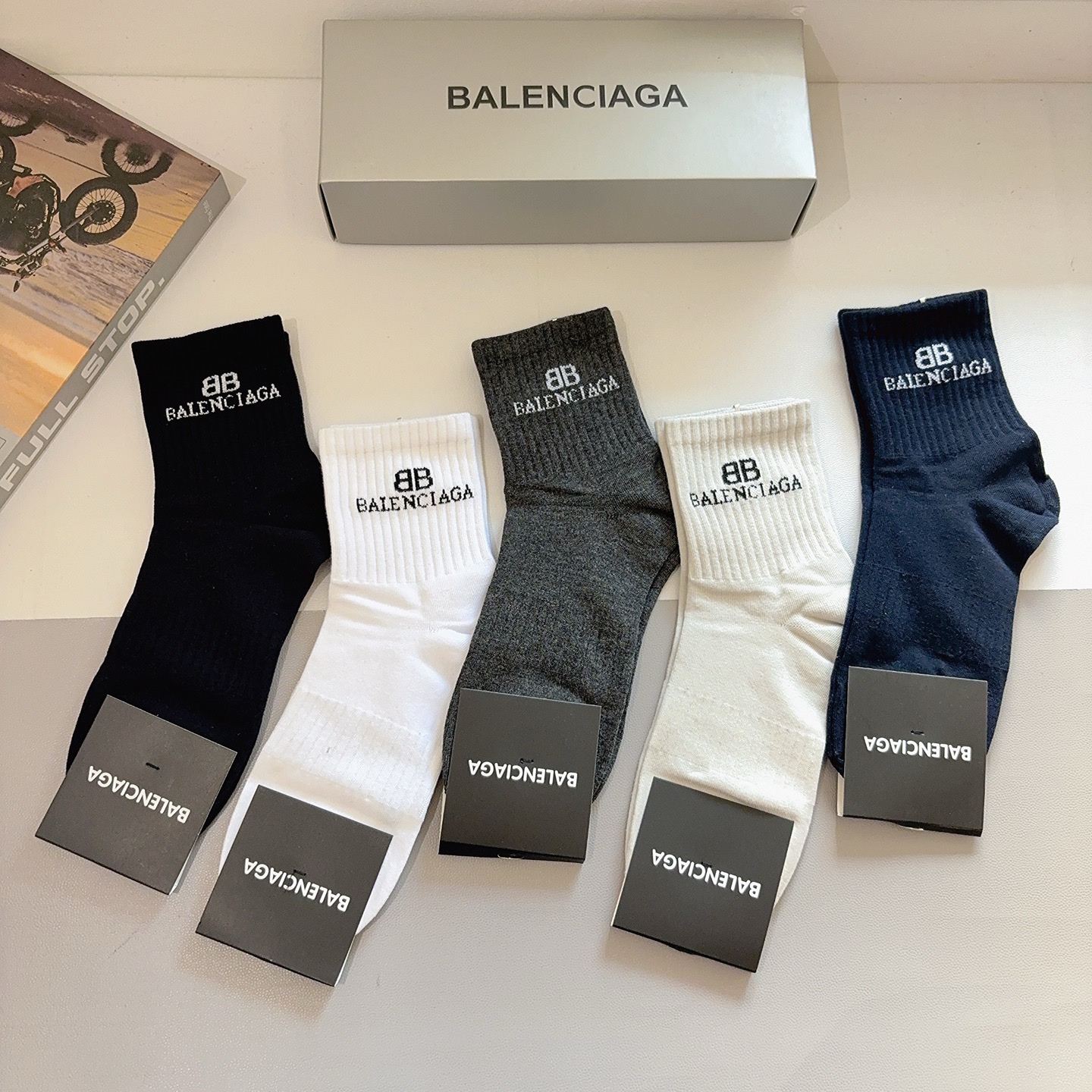 配包装【一盒5双】BALENCIAGA 巴黎世家 新款男士中筒袜子🔥潮人必不可少的时尚专柜代购袜子 ，超