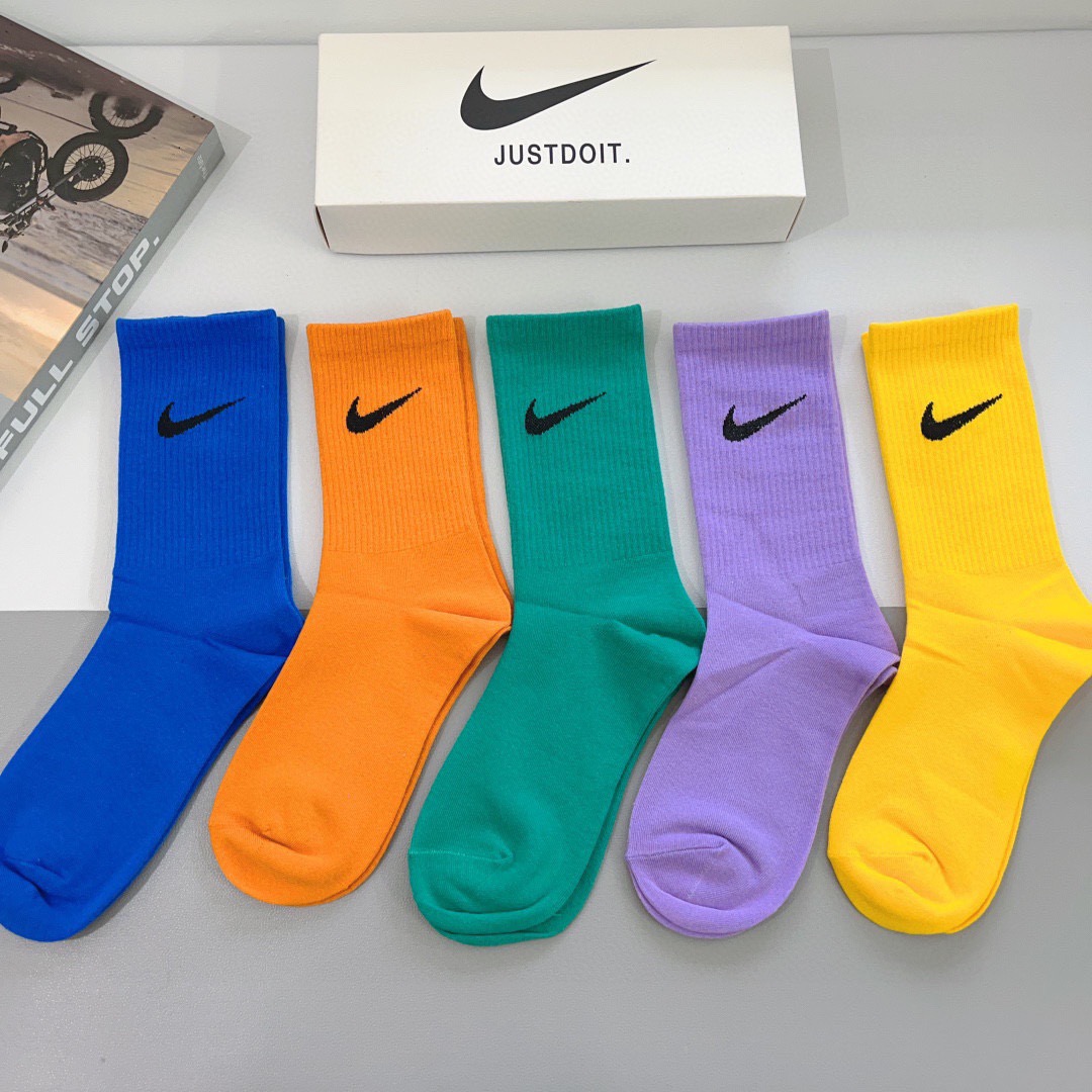 配包装（一盒5双）新款 Nike/耐克 经典款专柜同步纯棉长筒袜子、百搭款 高品质 抗菌防臭吸汗透气[得