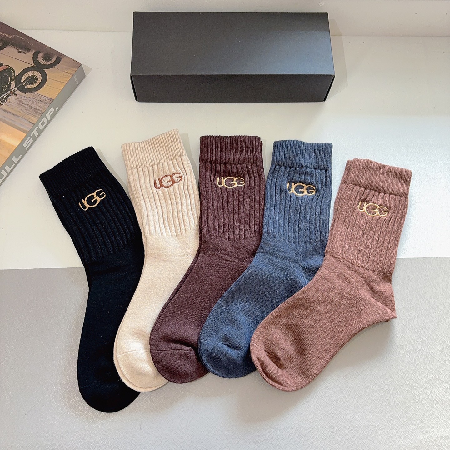 NO:640697,Comes with packaging [5 pairs in a box] UGG trendy brand high version embroidered cashmere stockings, a must-have for fashionistas, stockings purchased from fashion counters, super easy to match!  socks, stockings, socks, socks19860909配包装【一盒5双】 UGG潮牌高版本刺绣羊绒长筒袜子潮人必不可少的时尚专柜代购长筒袜子 ,超级好搭配！袜子,丝袜,袜子,socks,accessory