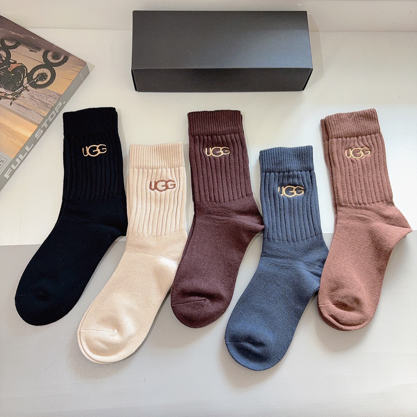 配包装【一盒5双】UGG潮牌高版本刺绣羊绒长筒袜子🔥潮人必不可少的时尚专柜代购长筒袜子 ，超级好搭配！