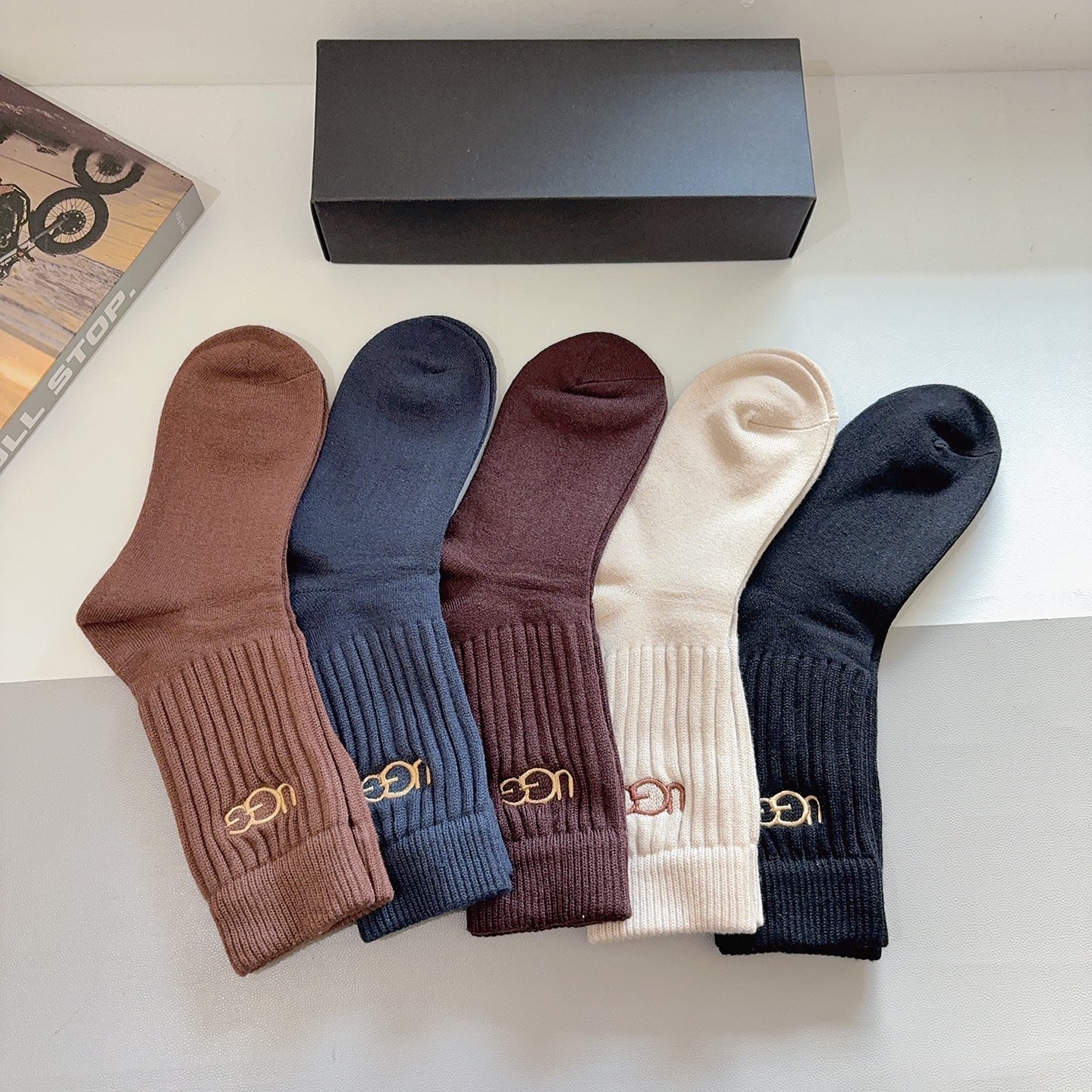 配包装【一盒5双】UGG潮牌高版本刺绣羊绒长筒袜子🔥潮人必不可少的时尚专柜代购长筒袜子 ，超级好搭配！