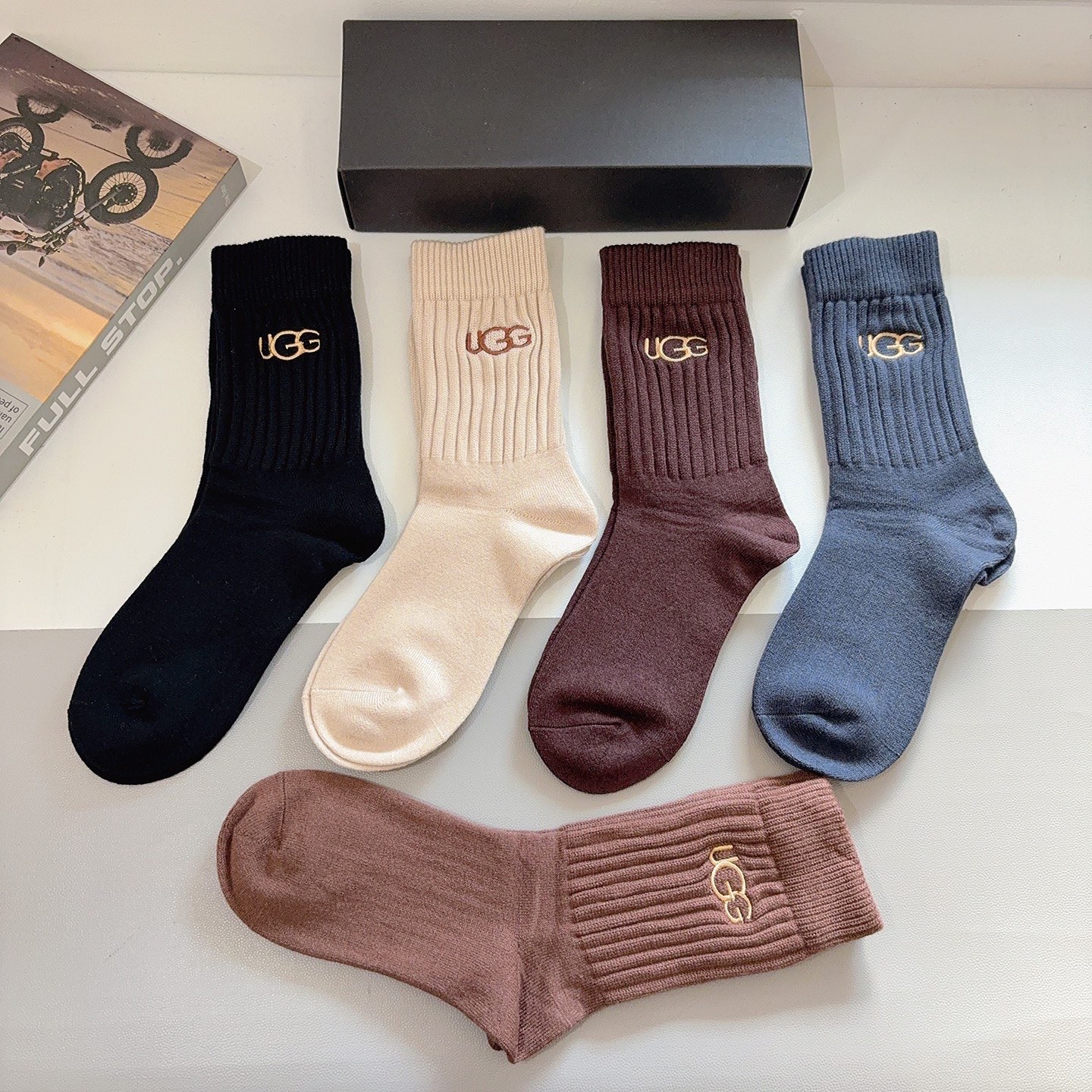 配包装【一盒5双】UGG潮牌高版本刺绣羊绒长筒袜子🔥潮人必不可少的时尚专柜代购长筒袜子 ，超级好搭配！