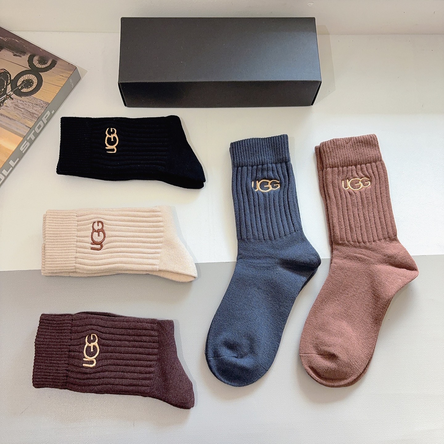 配包装【一盒5双】UGG潮牌高版本刺绣羊绒长筒袜子🔥潮人必不可少的时尚专柜代购长筒袜子 ，超级好搭配！