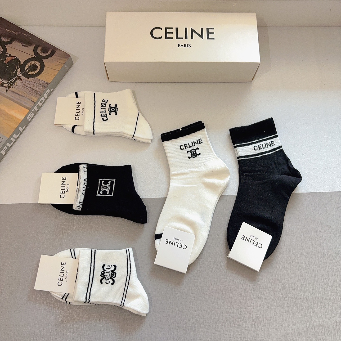 配包装（一盒5双）CELINE 赛琳 新款船袜！纯棉面料，专柜同步中筒袜子，💛大牌出街，潮人必备🔥超好搭