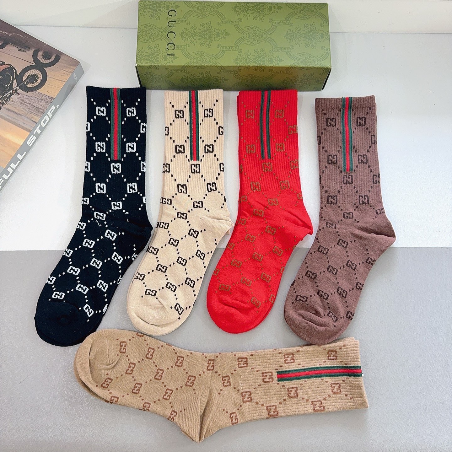 配包装（一盒5双）Gucci 古奇经典款长筒袜子 经典双G图案logo，大牌出街，潮人必备，超好搭❗️