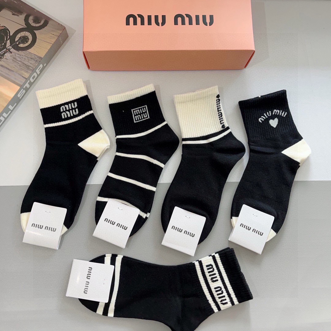 配包装【一盒5双】miumiu · 缪缪 高品质🔥超级爆款网红中筒袜子❗️ins明星网红推荐❗️火爆至极