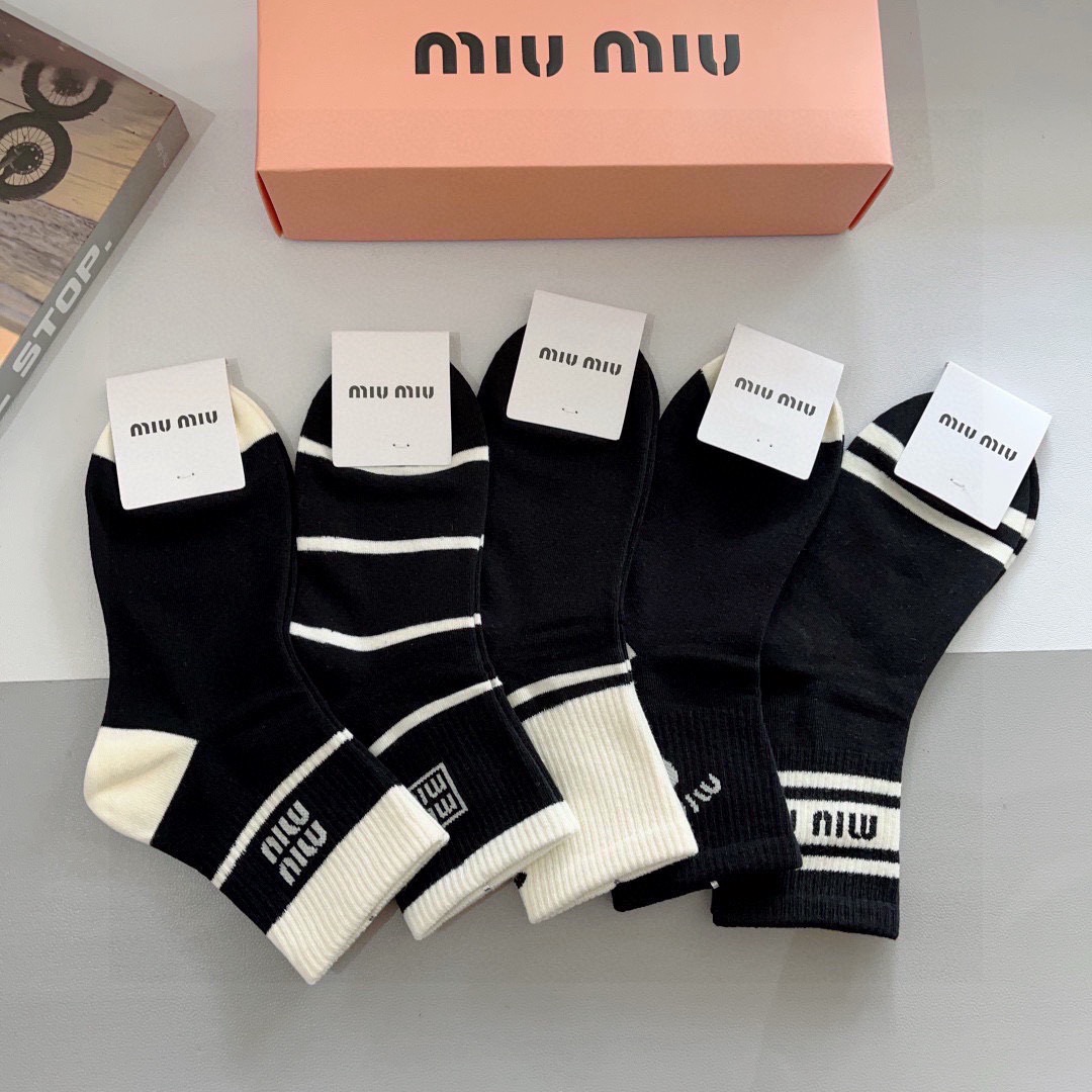 配包装【一盒5双】miumiu · 缪缪 高品质🔥超级爆款网红中筒袜子❗️ins明星网红推荐❗️火爆至极
