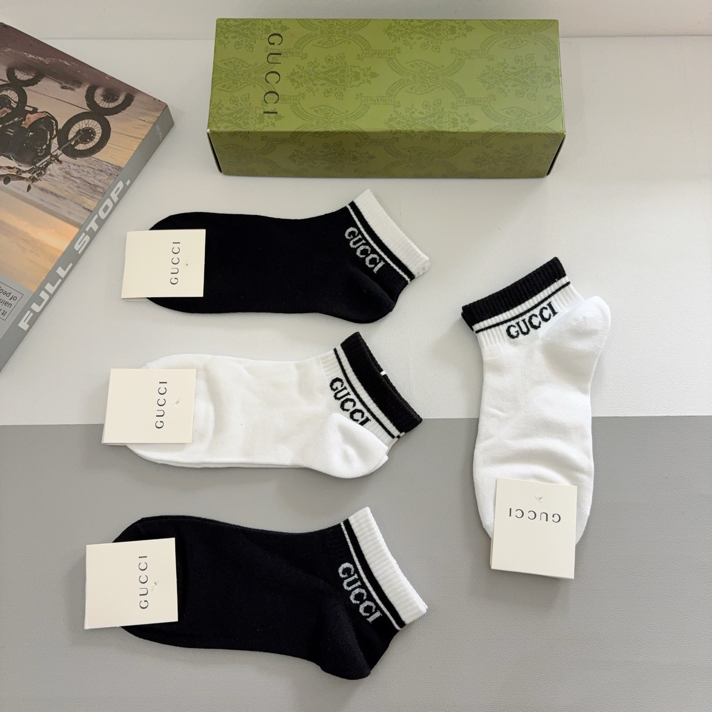 配包装（一盒4双） Gucci 古奇 新款短筒袜子，纯棉面料，潮人必备 ，爆款经典双G船袜 个性时尚百搭