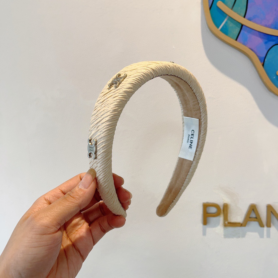 NO:640871,Comes with packaging CELINE (Celine) official classic new threaded pleated headband, a must-have headband for goddesses, very comfortable, fashionable and versatile, comfortable and trendy!  hairpins,hairpins,celine,celine,hairpins19860909配包装 CELINE（赛琳）官方经典新款螺纹褶皱发箍,女神必备头箍,非常舒时尚百搭,舒适潮流款！发夹,发夹,celine,celine,hairpins,accessory