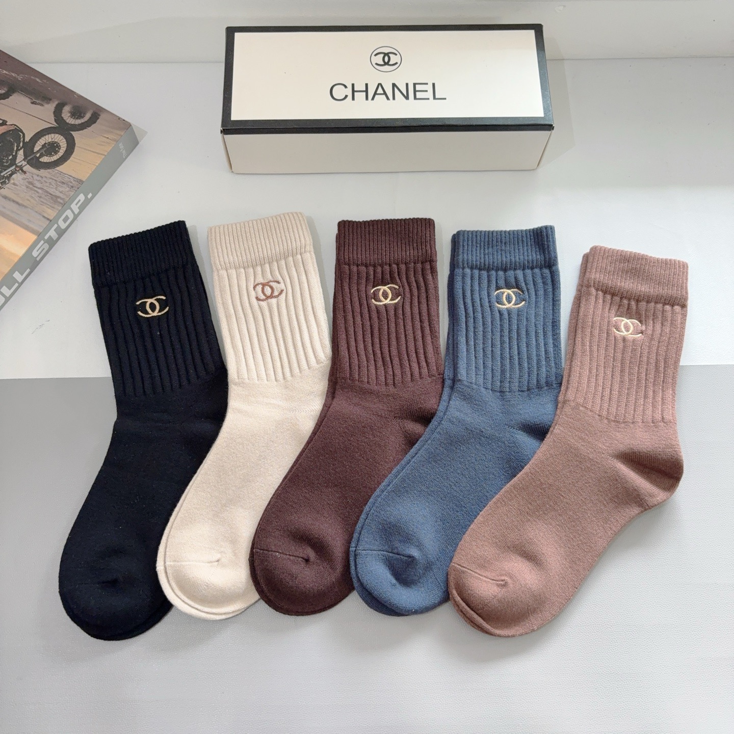 配包装【一盒5双】CHANEL （香奈儿）高版本羊绒刺绣长筒袜子🔥潮人必不可少的时尚专柜代购长筒袜子 ，