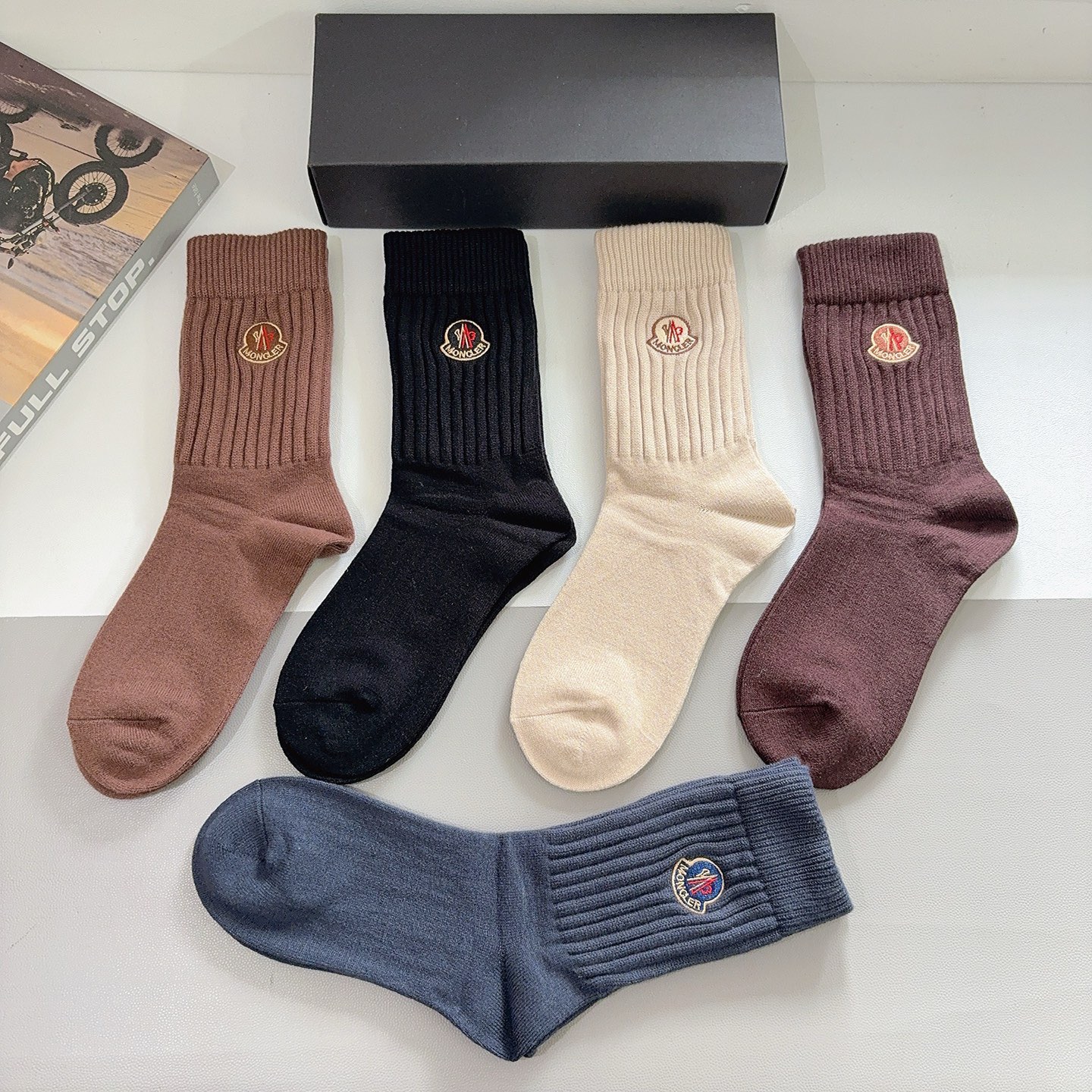 配包装【一盒5双】MONCLER 蒙口 高版本羊绒刺绣长筒袜子🔥潮人必不可少的时尚专柜代购长筒袜子 ，超