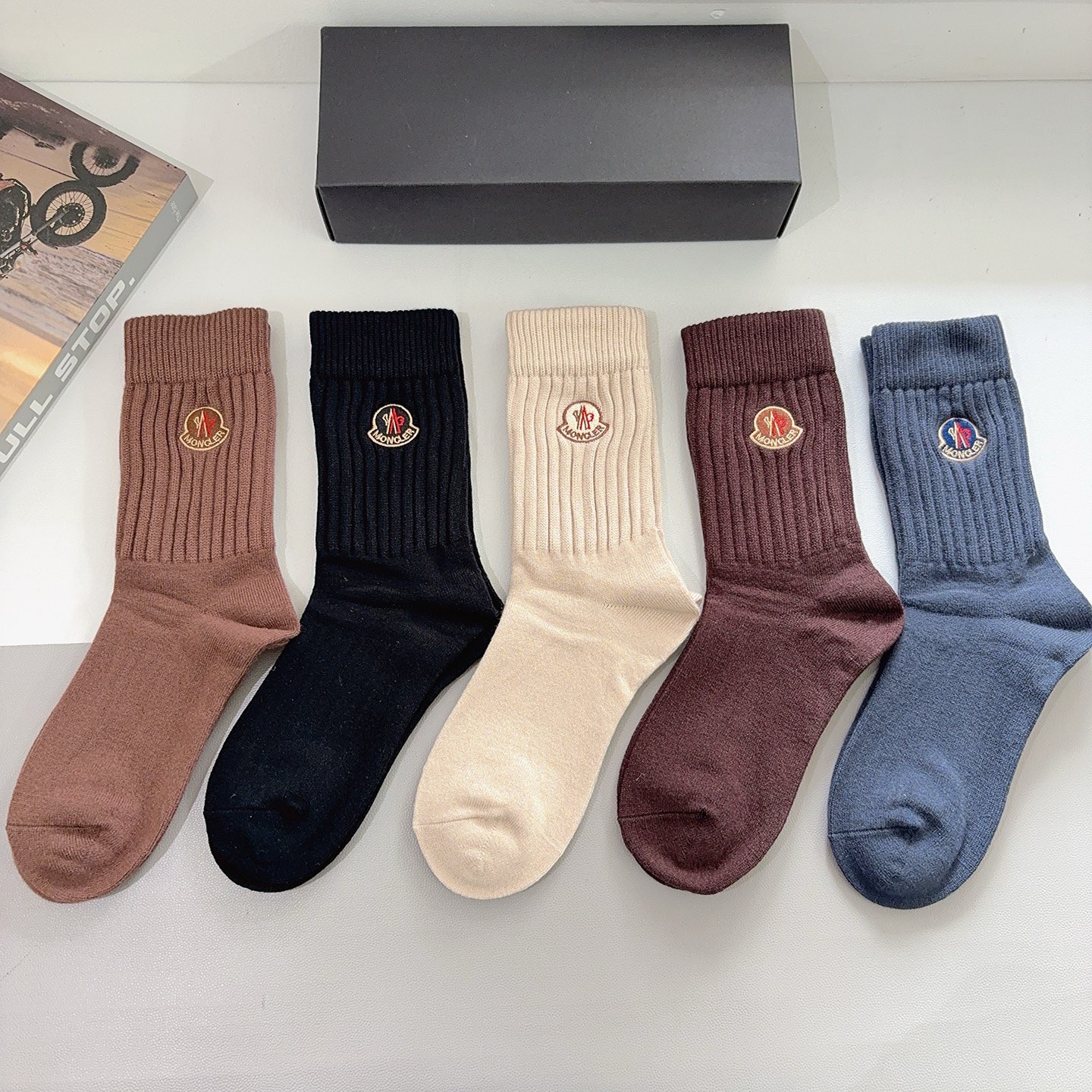 配包装【一盒5双】MONCLER 蒙口 高版本羊绒刺绣长筒袜子🔥潮人必不可少的时尚专柜代购长筒袜子 ，超