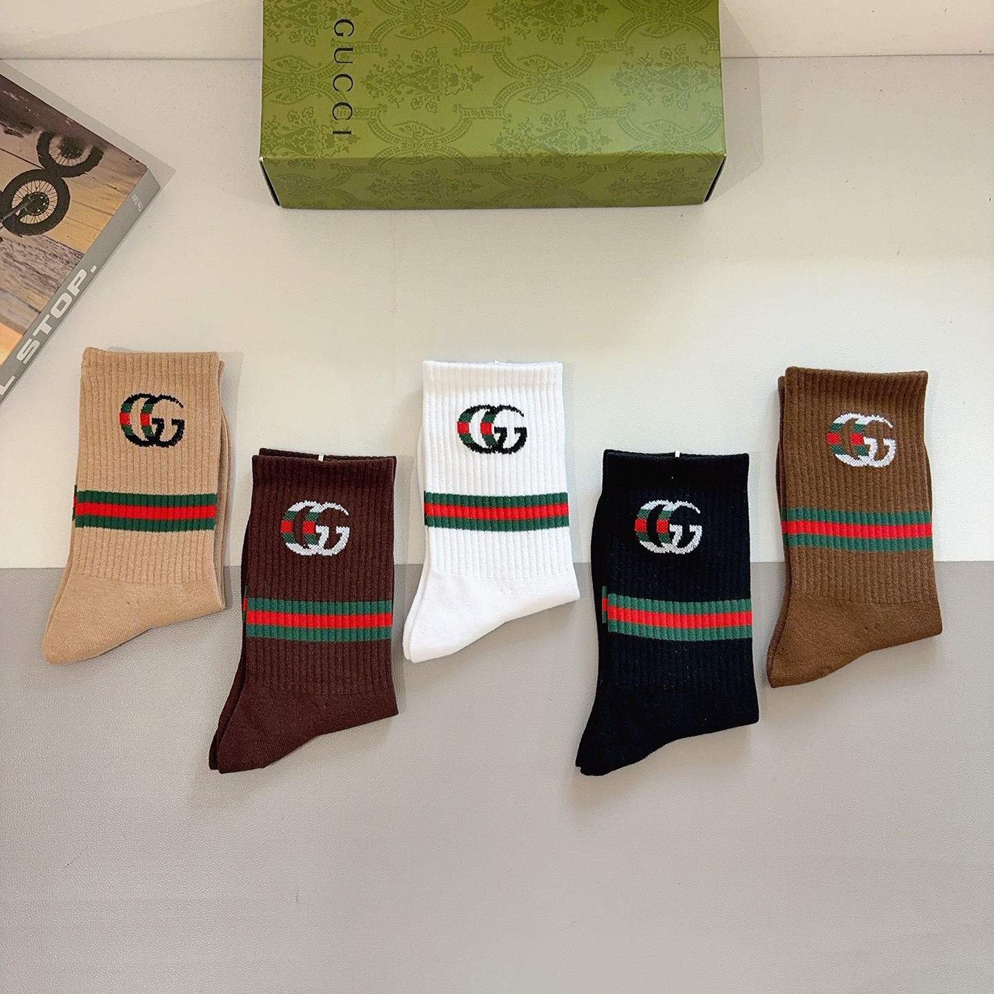 配包装（一盒5双） Gucci 古奇 ins超火长筒袜子、纯棉面料，潮人必备 ，经典双G字母，个性时尚百