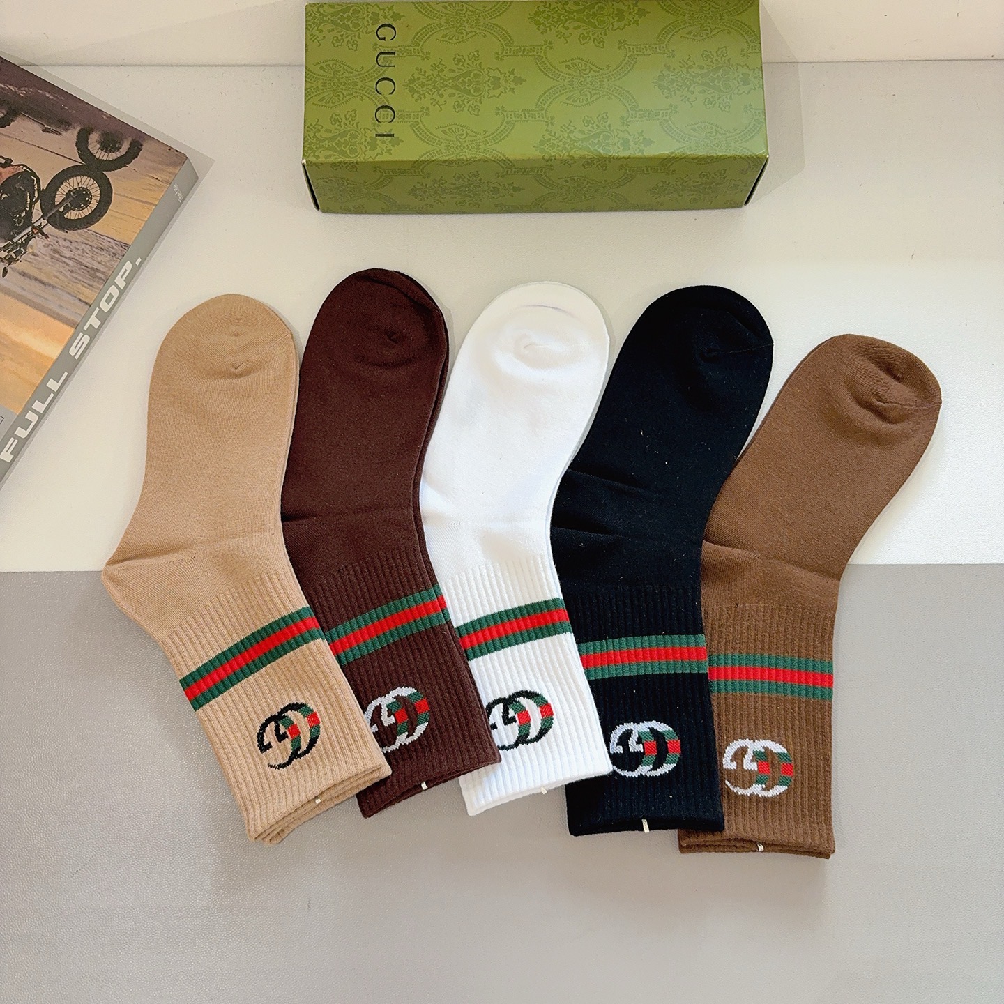 配包装（一盒5双） Gucci 古奇 ins超火长筒袜子、纯棉面料，潮人必备 ，经典双G字母，个性时尚百