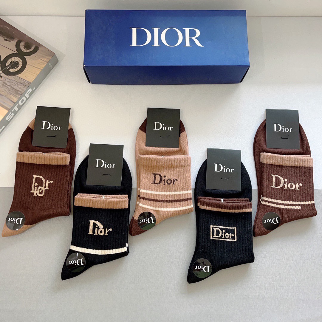 配包装（一盒5双） 🌟 Dior （迪奥）超火爆小单品，纯棉面料，潮人必备 爆款，个性时尚百搭款，！你值