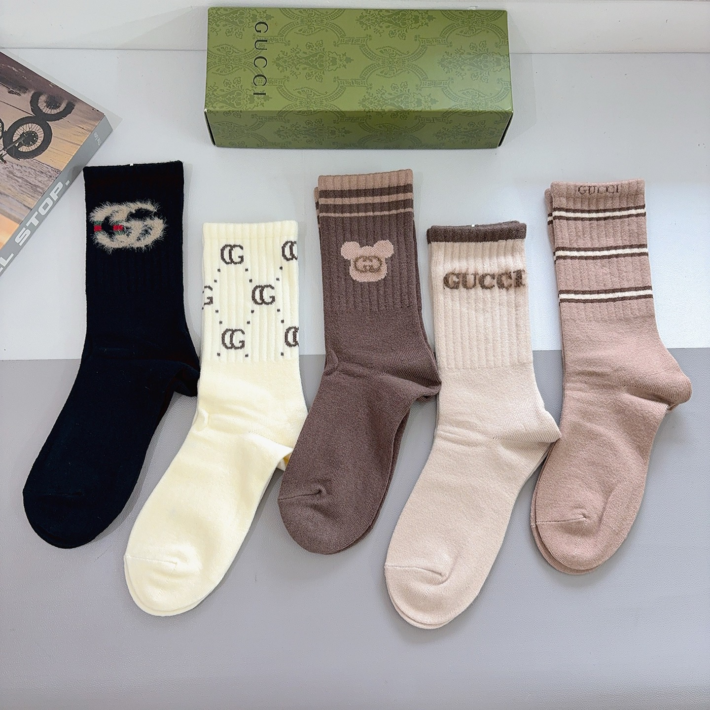 配包装（一盒5双）Gucci 古奇经典长筒袜子、高版本兔绒材质 ，经典双G图案logo，大牌出街，潮人必