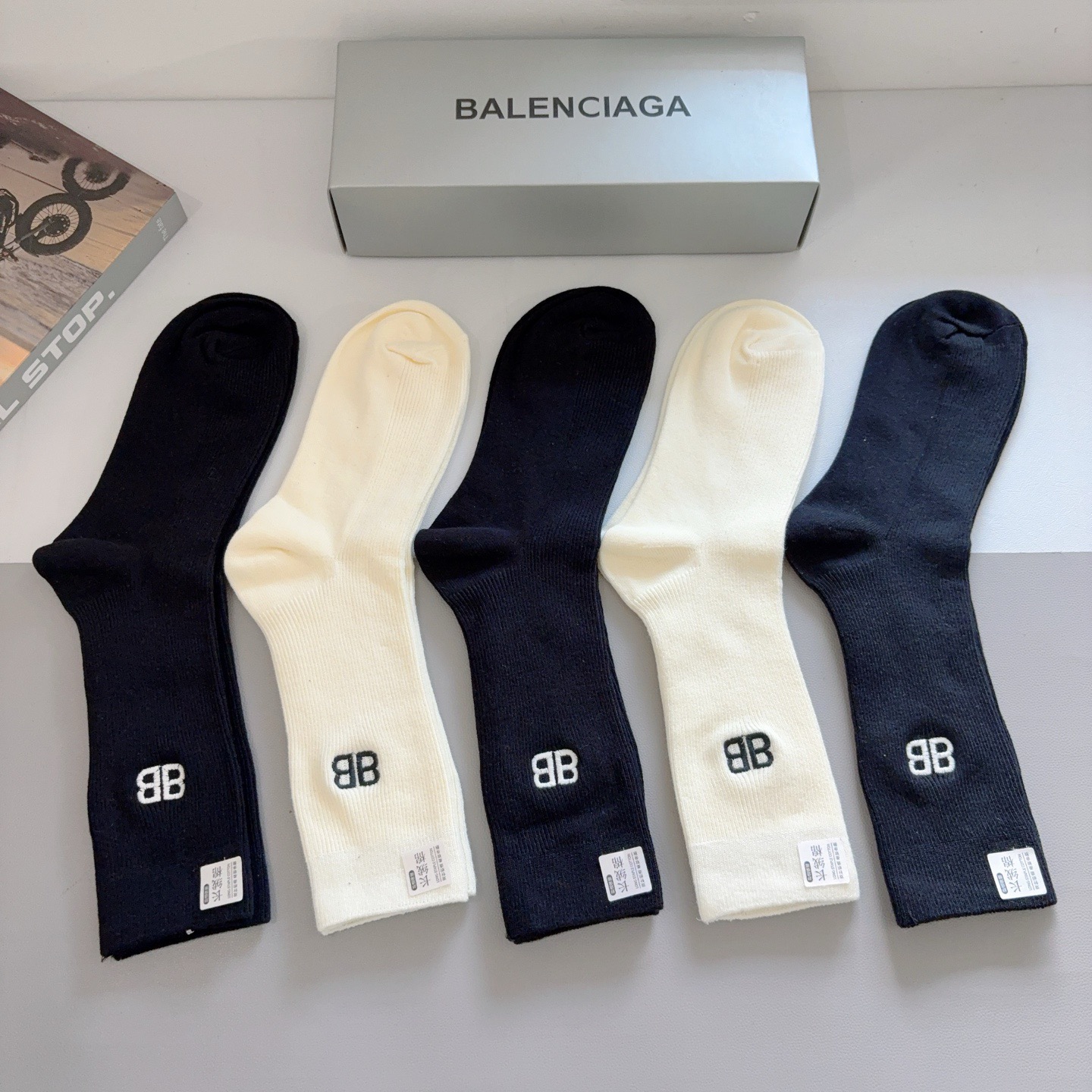 配包装【一盒5双】BALENCIAGA （巴黎世家）高版本双针长绒棉长筒袜子🔥柔软百搭休闲款！