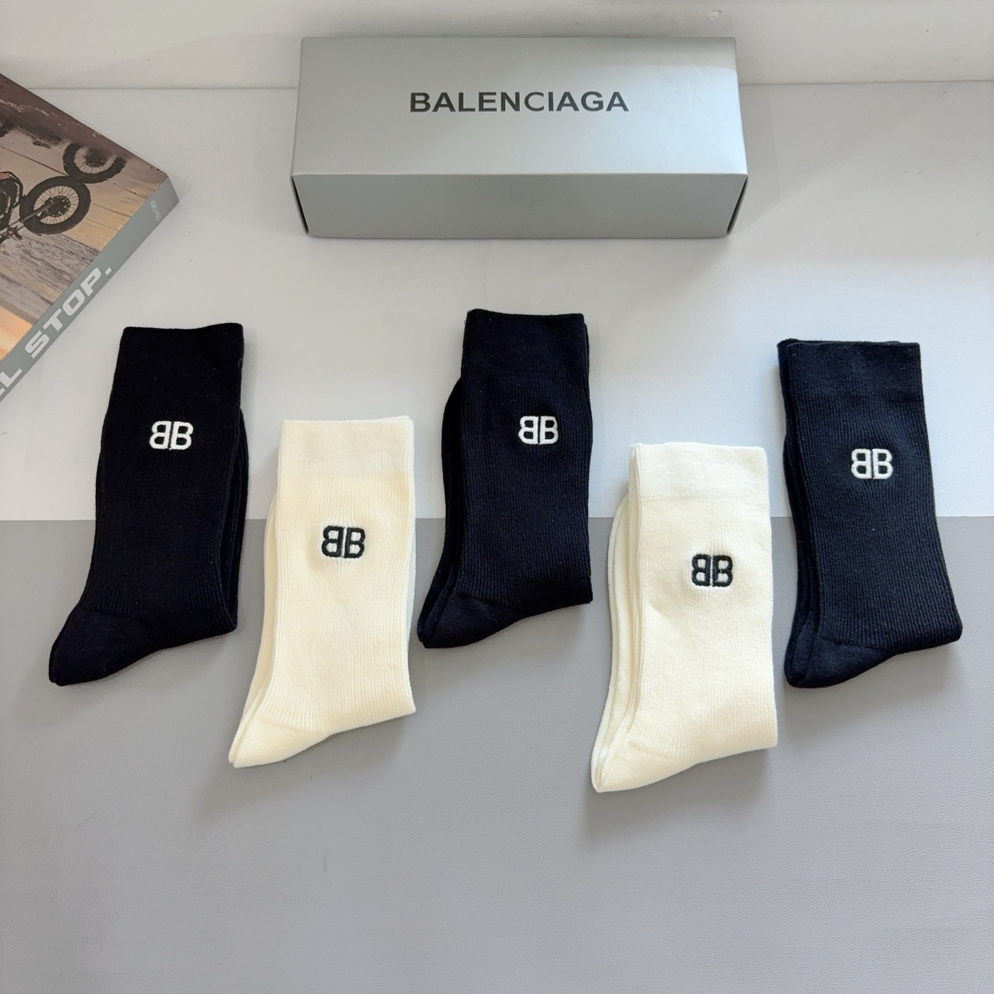 配包装【一盒5双】BALENCIAGA （巴黎世家）高版本双针长绒棉长筒袜子🔥柔软百搭休闲款！