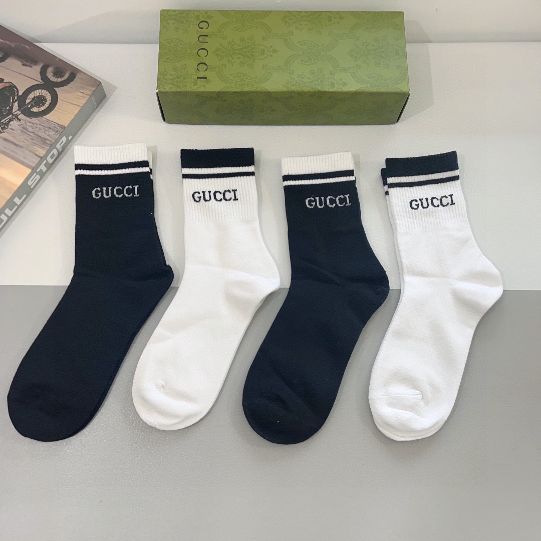 配包装（一盒4双） Gucci 古奇 新款长筒袜子，纯棉面料，潮人必备 ，爆款经典双G，个性时尚百搭款，