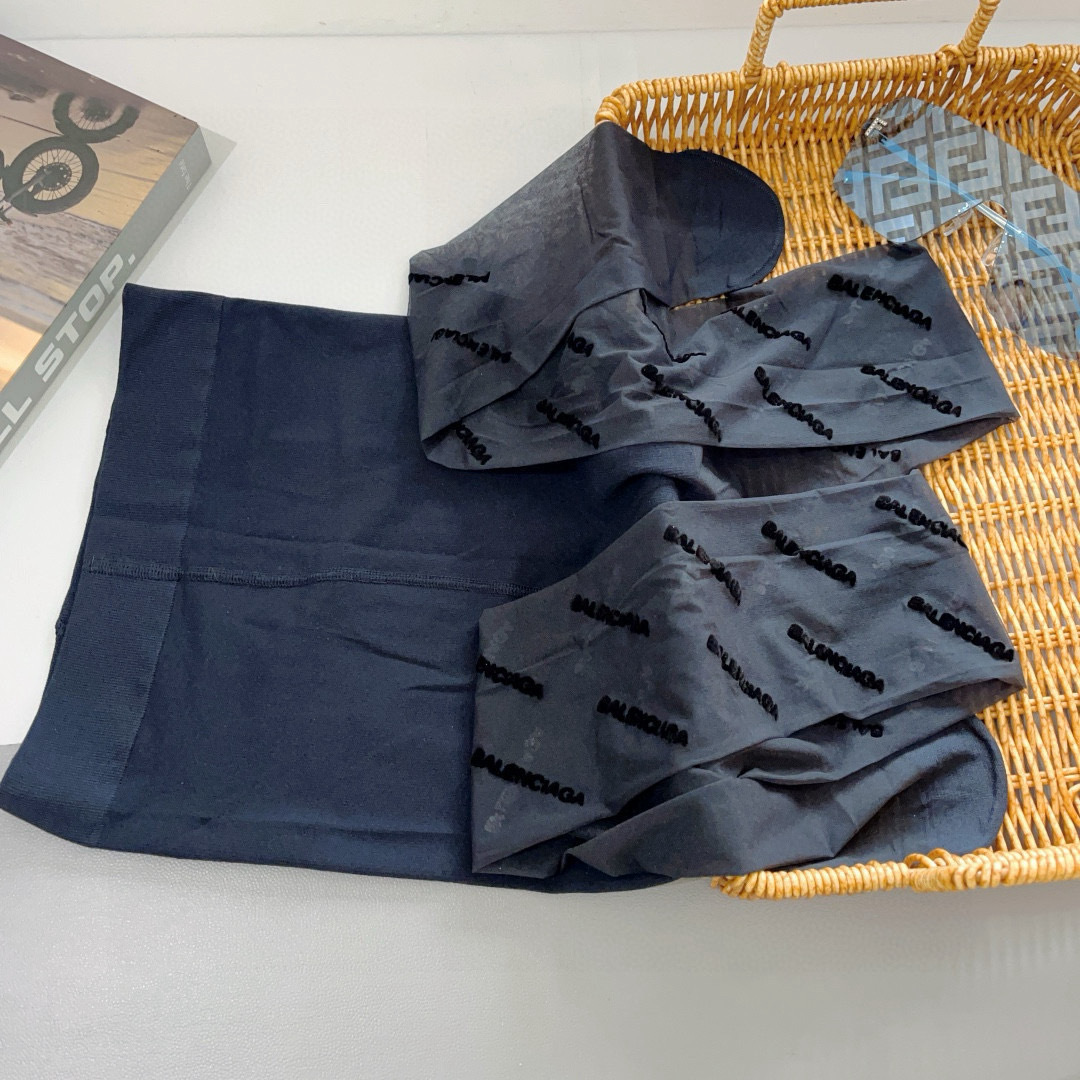 配包装【一盒1双】🌟Balenciaga 巴黎世家经典植绒字母丝袜 🌟欧美大牌丝袜🔥一比一高版本制作，可