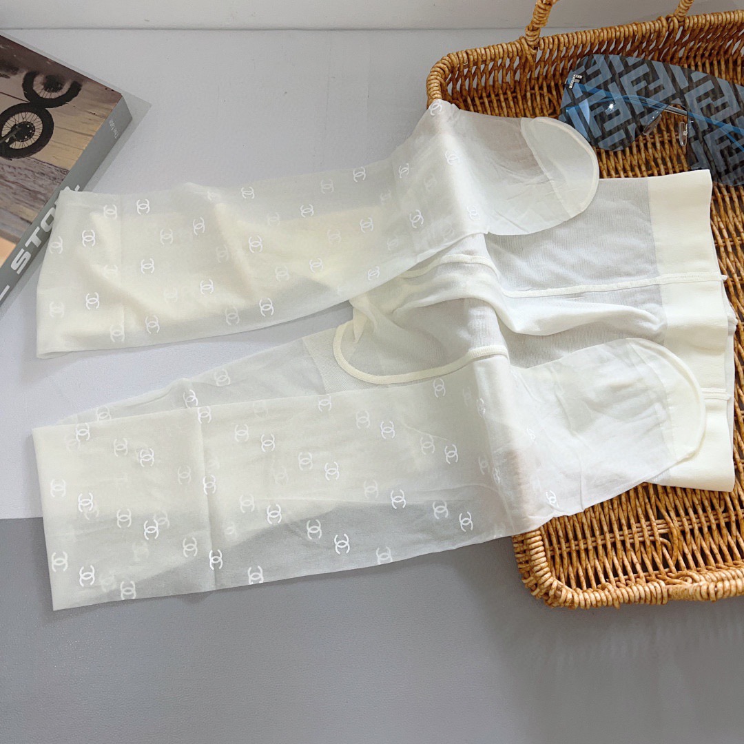 配包装【一盒1双】🌟CHANEL 香奈儿 爆款经典胶印小logo字母连裤袜！好看到爆炸 ，欧美大牌丝袜🔥