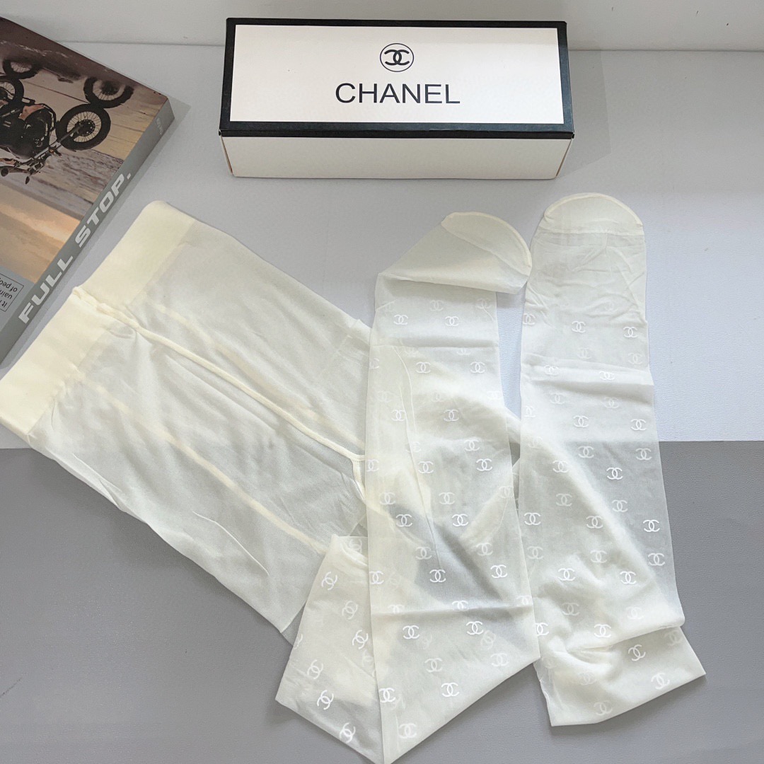 配包装【一盒1双】🌟CHANEL 香奈儿 爆款经典胶印小logo字母连裤袜！好看到爆炸 ，欧美大牌丝袜🔥