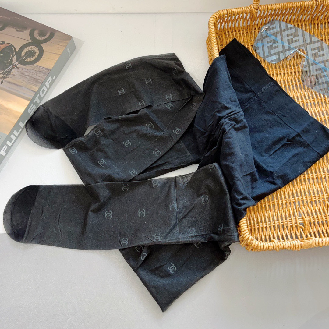 配包装【一盒1双】🌟CHANEL 香奈儿 爆款经典胶印小logo字母连裤袜！好看到爆炸 ，欧美大牌丝袜🔥