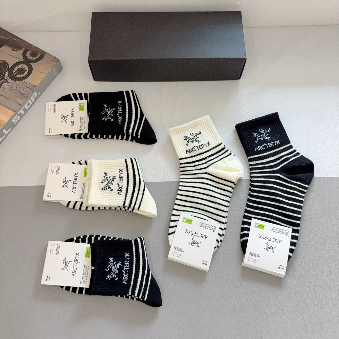 配包装（一盒5双）ARC·TERYX（始祖鸟）新款中筒袜子❗️高版本纯棉质地柔软，经典图案logo，网红