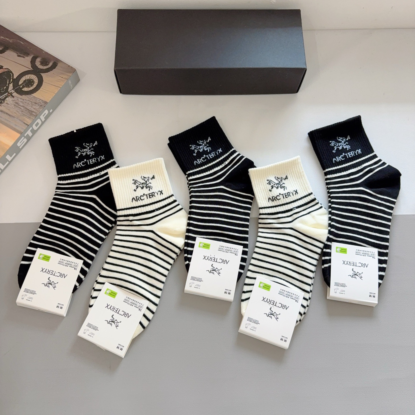 配包装（一盒5双）ARC·TERYX（始祖鸟）新款中筒袜子❗️高版本纯棉质地柔软，经典图案logo，网红