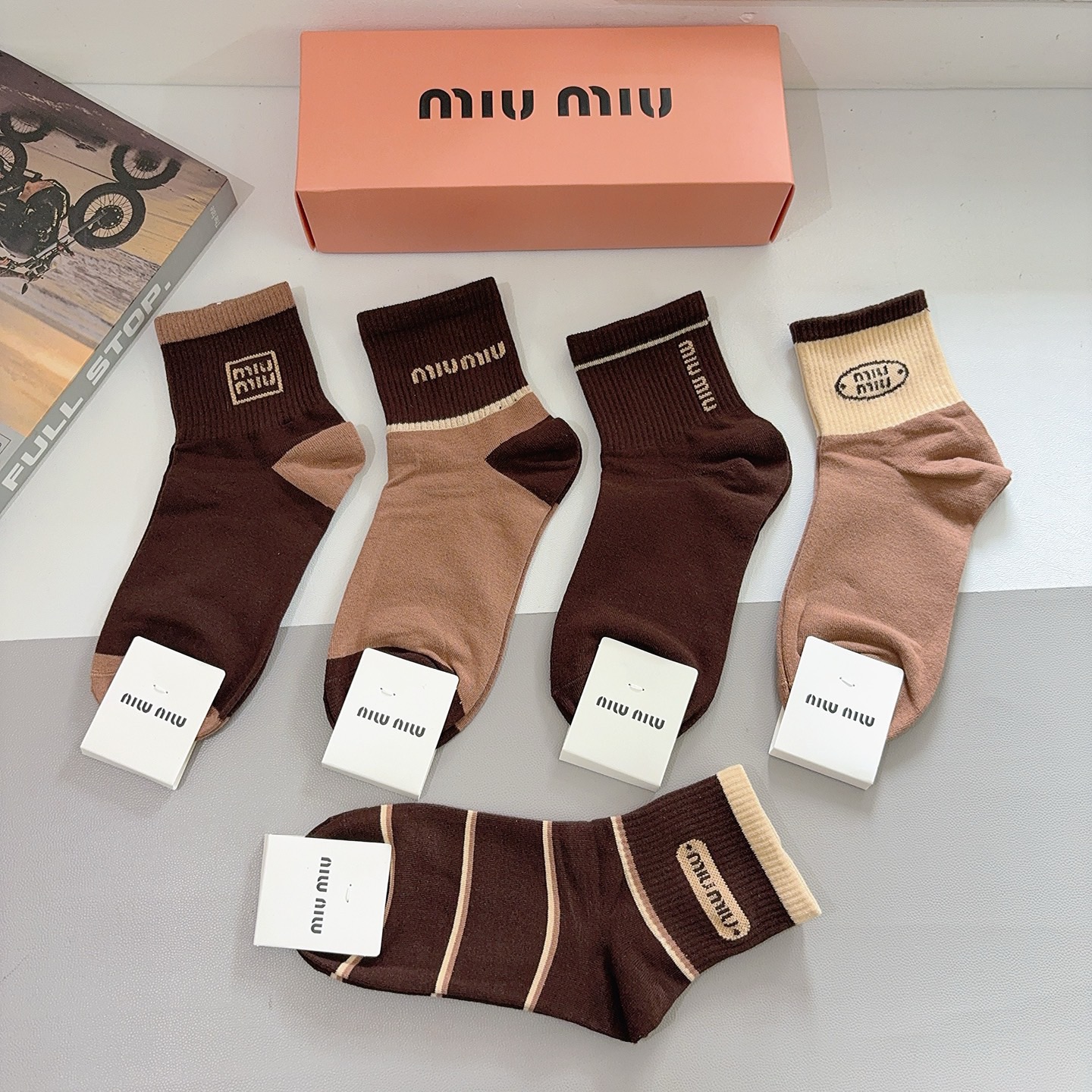 配包装【一盒5双】miumiu · 缪缪 高品质🔥超级爆款网红中筒袜子❗️ins明星网红推荐❗️火爆至极