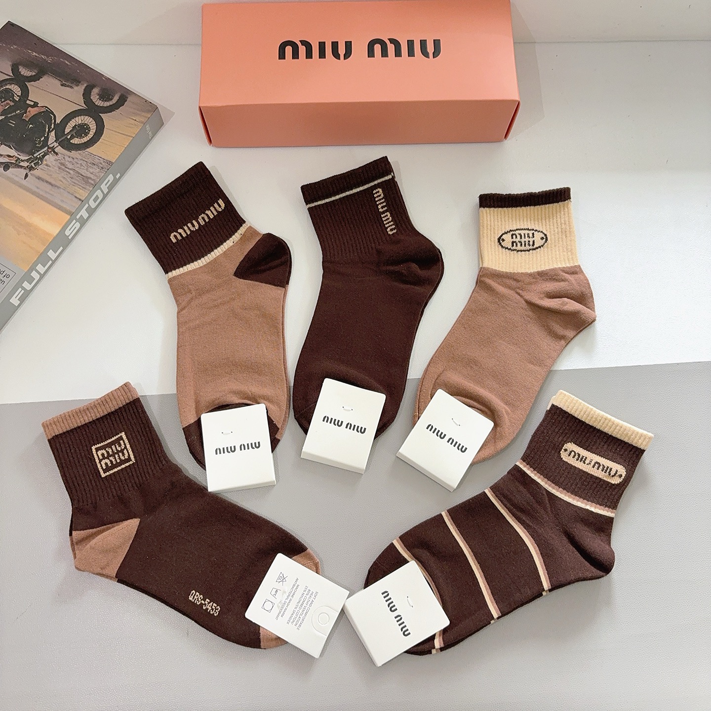 配包装【一盒5双】miumiu · 缪缪 高品质🔥超级爆款网红中筒袜子❗️ins明星网红推荐❗️火爆至极