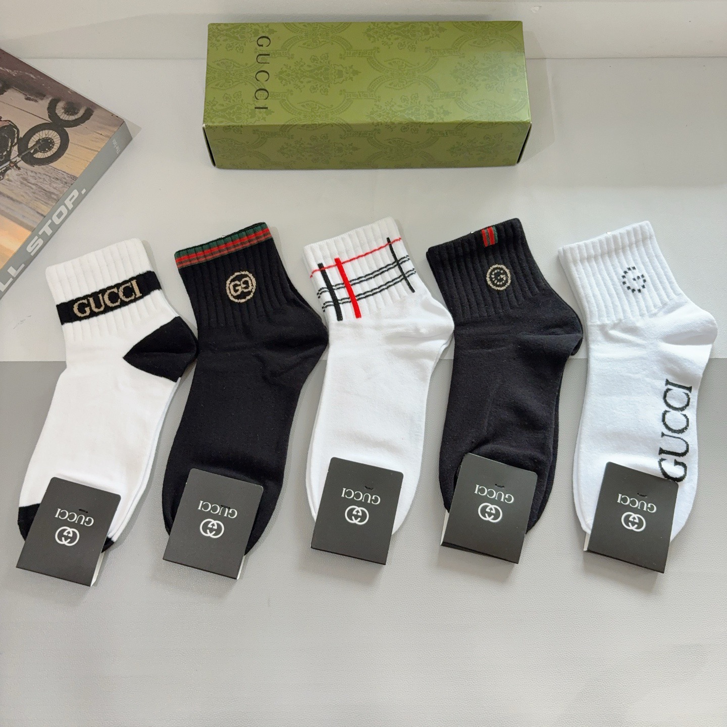 配包装（一盒5双） Gucci 古奇 新款中筒男款袜子，纯棉面料，潮人必备 ，Gucci 爆款，经典双G