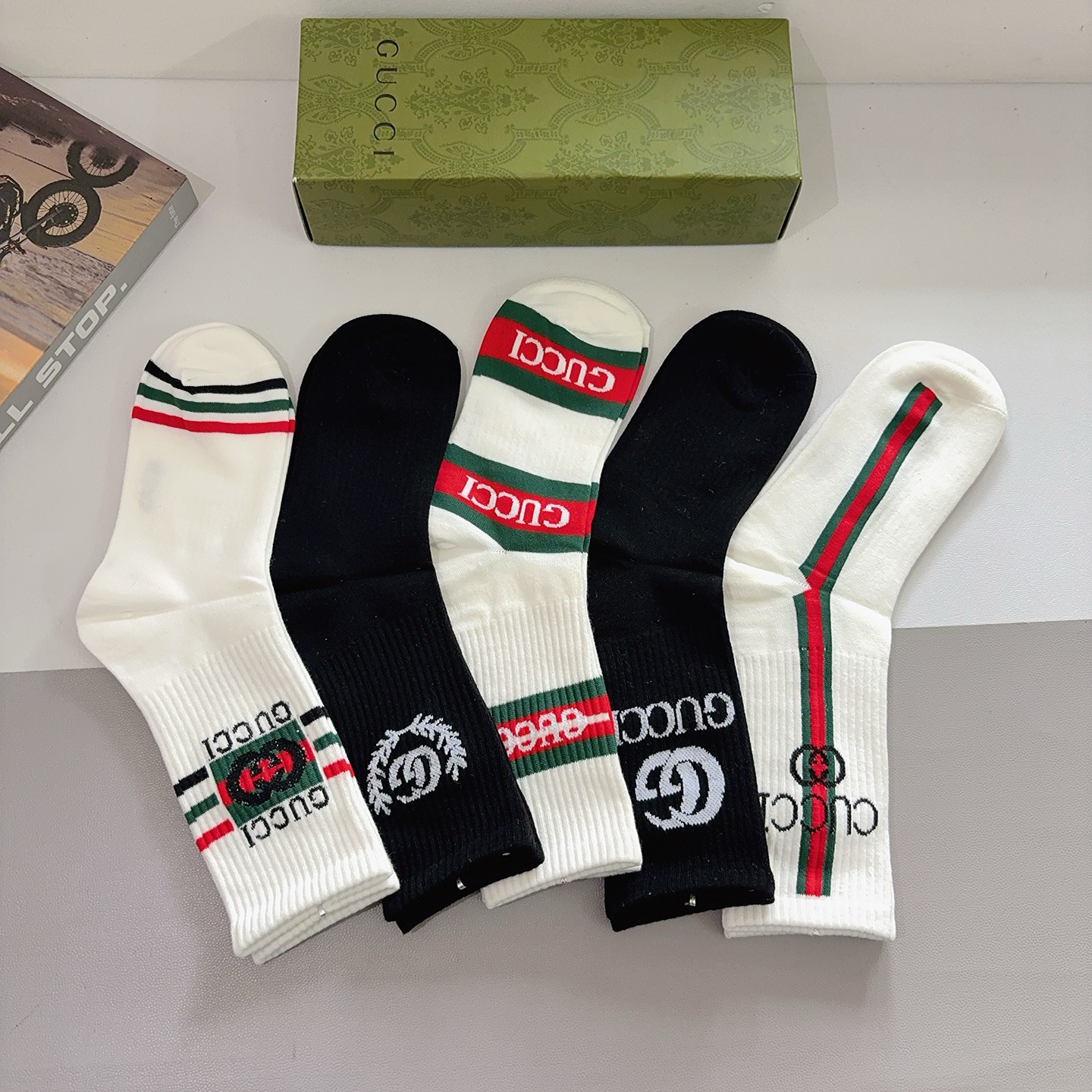 配包装（一盒5双） Gucci 古奇 ins超火爆长筒袜，纯棉面料，潮人必备 ，经典双G字母，个性时尚百